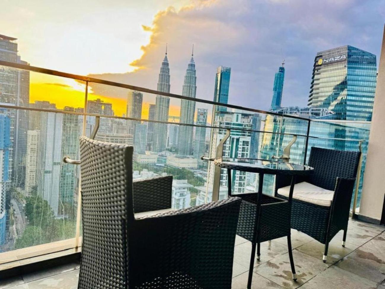Crown Suites The Manor Klcc Kuala Lumpur City Center Esterno foto